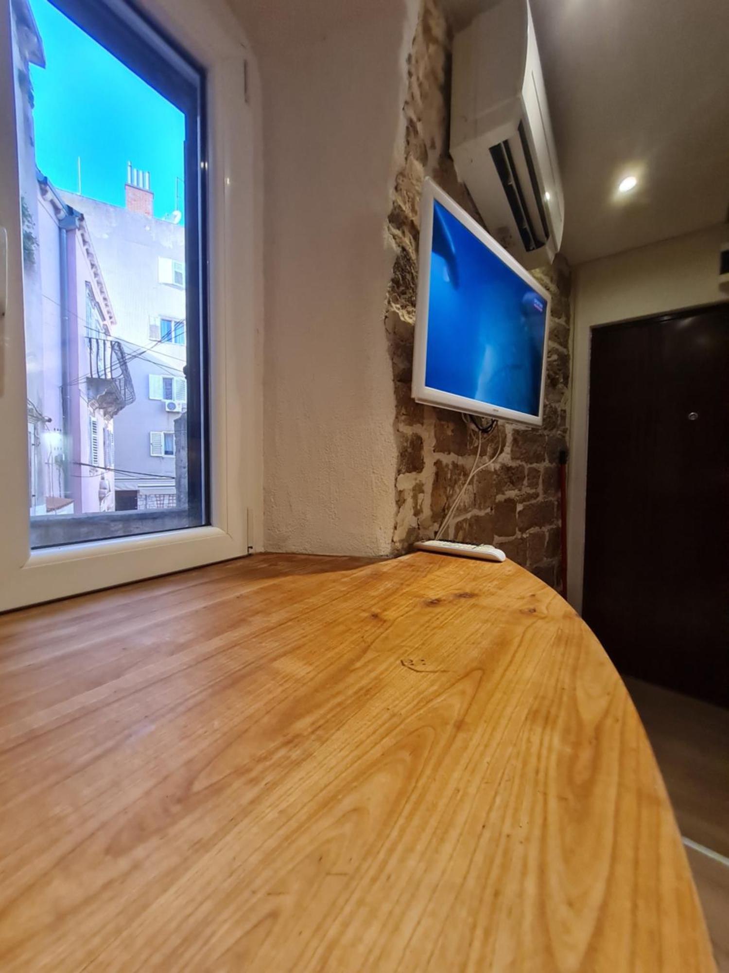 Rooms & Studio Apartments Sibenik Bilik gambar