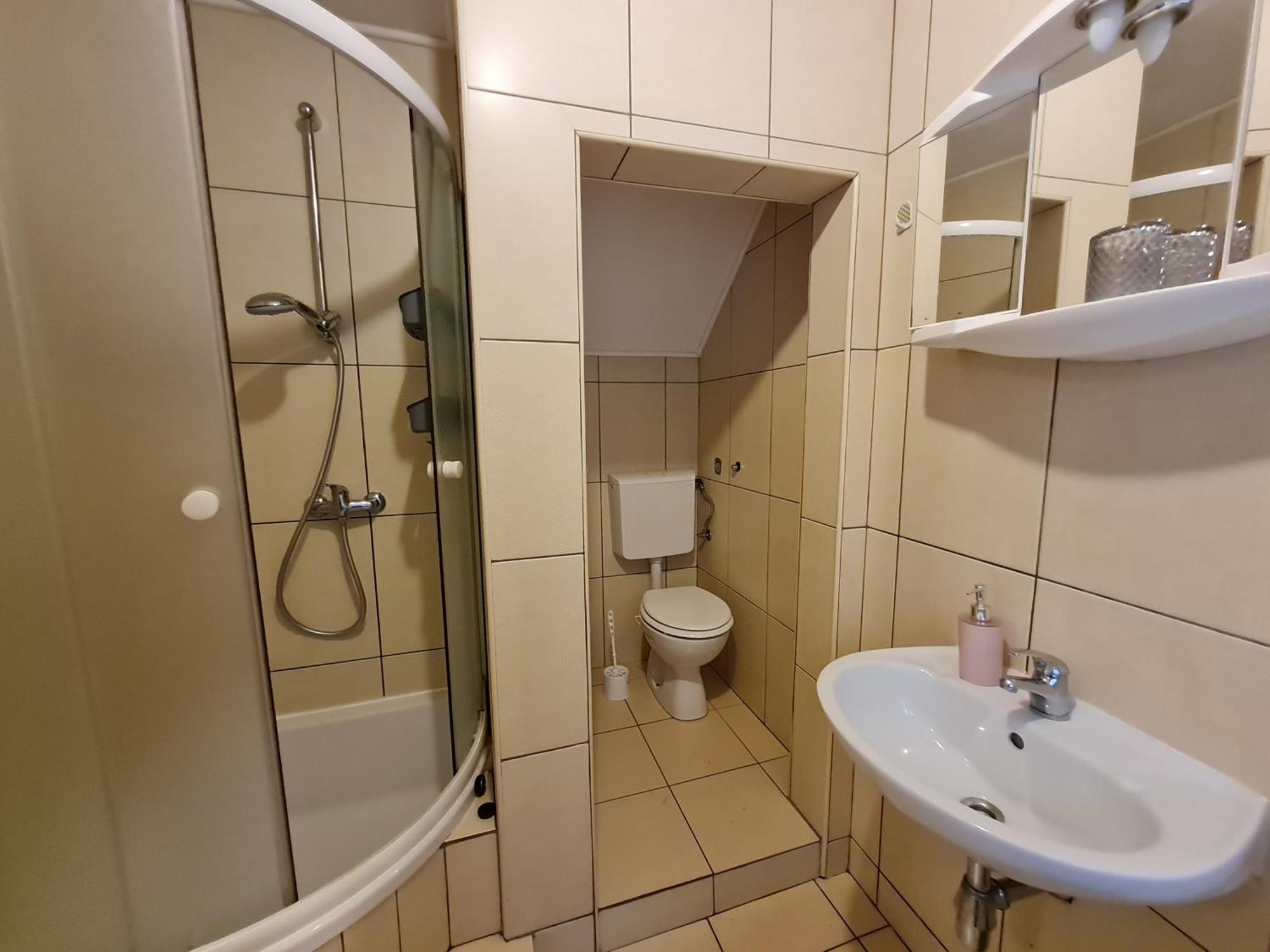 Rooms & Studio Apartments Sibenik Bilik gambar