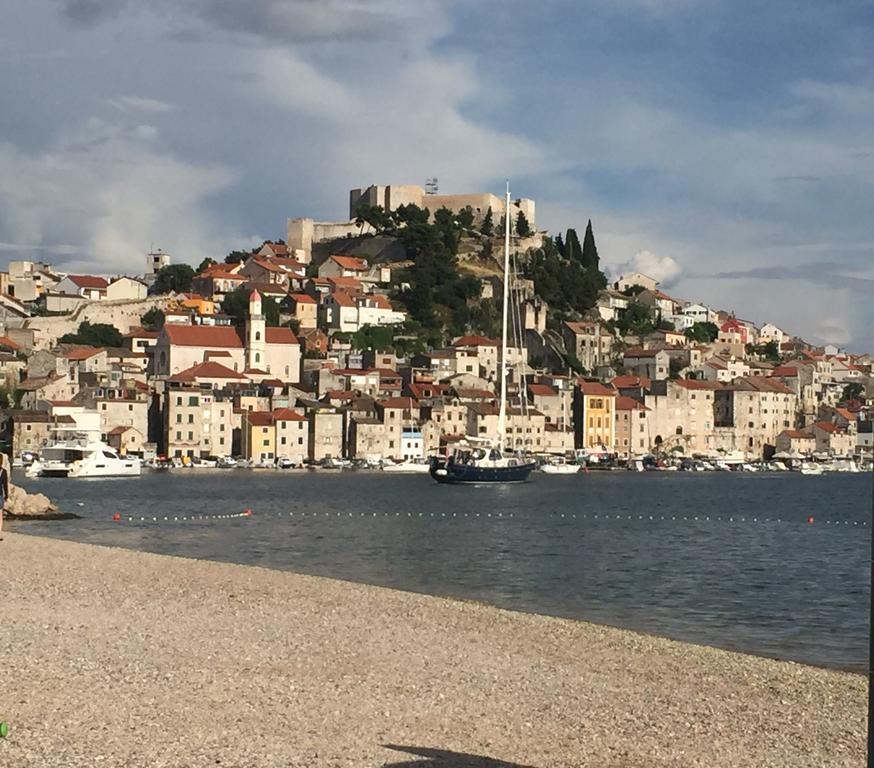 Rooms & Studio Apartments Sibenik Luaran gambar